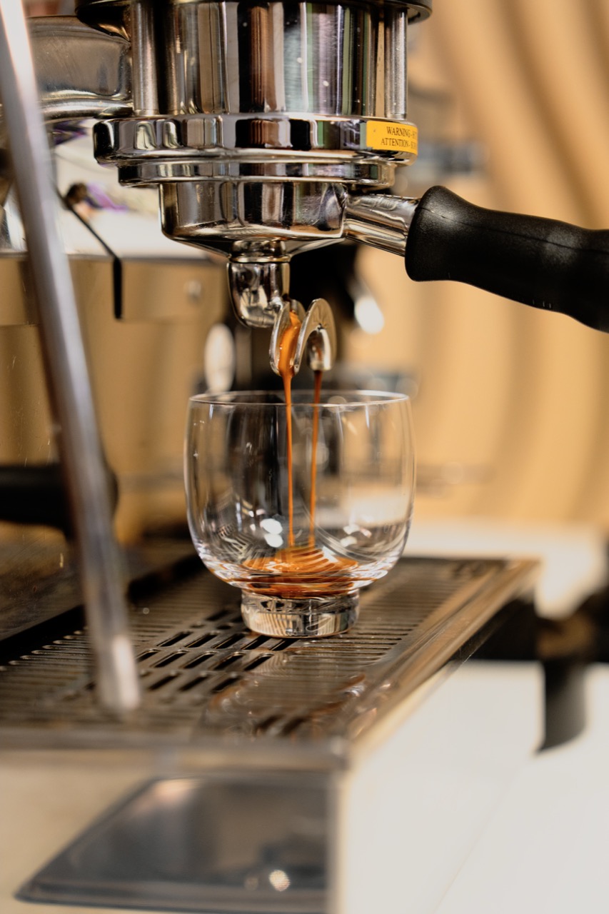 BrewJoy barista preparing cold brew at an outdoor corporate picnic